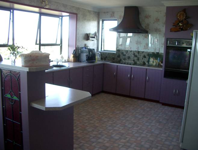 Kitchen 1.jpg